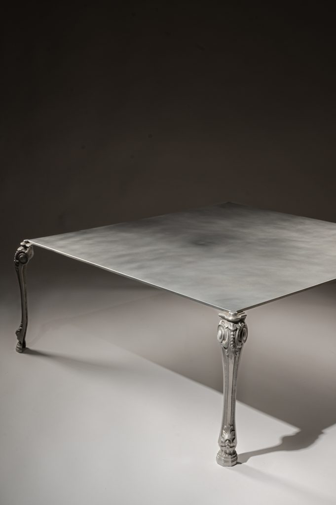 Table Basse pied de style